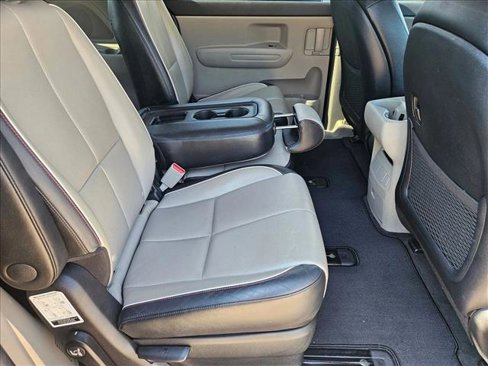 Used 2019 Kia Sedona EX image 21