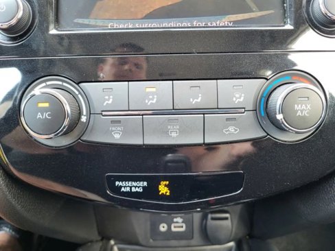 Used 2018 Nissan Rogue S image 14