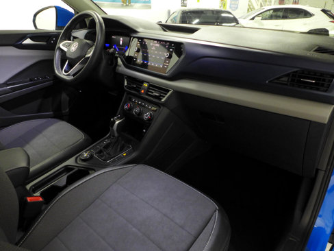 Used 2022 Volkswagen Taos SE w/ Panoramic Sunroof Package image 12