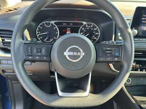 Used 2023 Nissan Rogue SV image 17