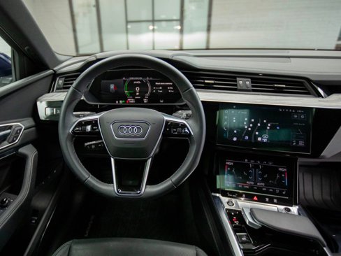Used 2023 Audi e-tron Premium Plus w/ Premium Plus Package image 18