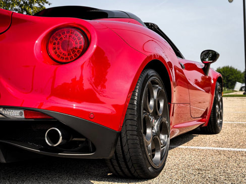 Used 2018 Alfa Romeo 4C Spider w/ Spider Track Package 3 image 96