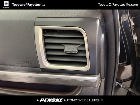 Used 2017 Toyota Highlander Limited image 23