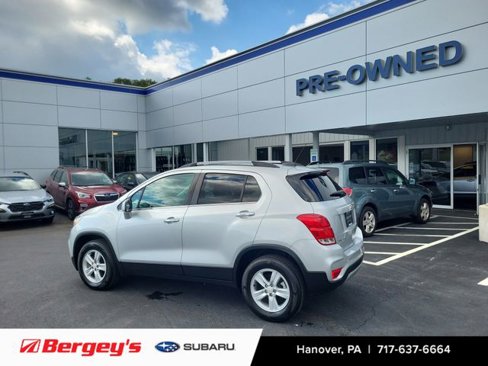 Used 2020 Chevrolet Trax LT w/ LT Convenience Package image 3