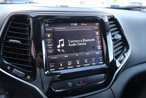 Used 2019 Jeep Cherokee Limited image 23