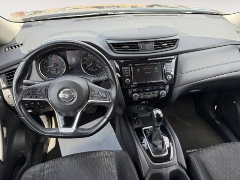 Used 2019 Nissan Rogue SV w/ Premium Package image 10