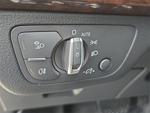 Used 2020 Audi Q5 2.0T Premium w/ Convenience Package image 30
