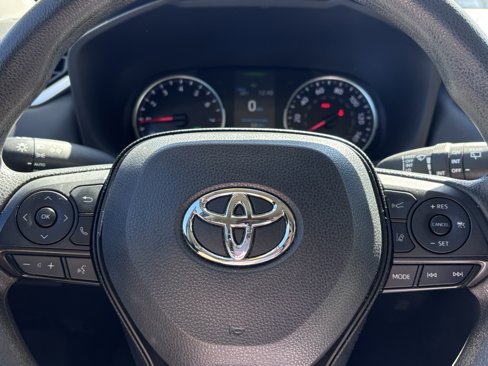 Used 2022 Toyota RAV4 XLE image 28