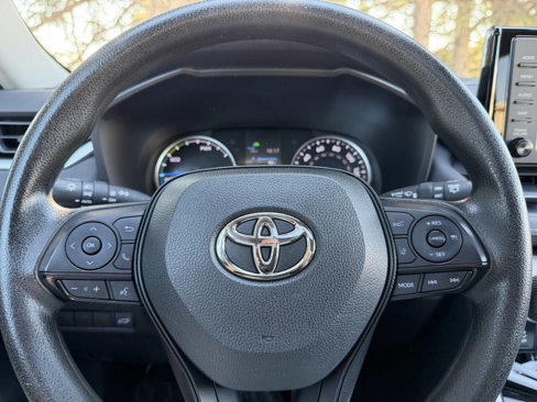 Used 2019 Toyota RAV4 XLE image 16