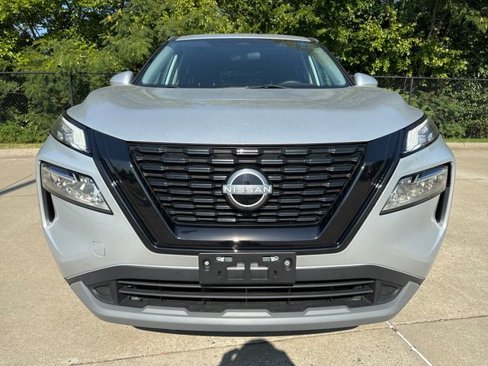 Used 2023 Nissan Rogue SV image 8