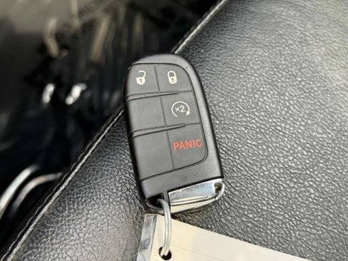 Used 2022 Jeep Compass Latitude w/ Sun and Sound Group image 32