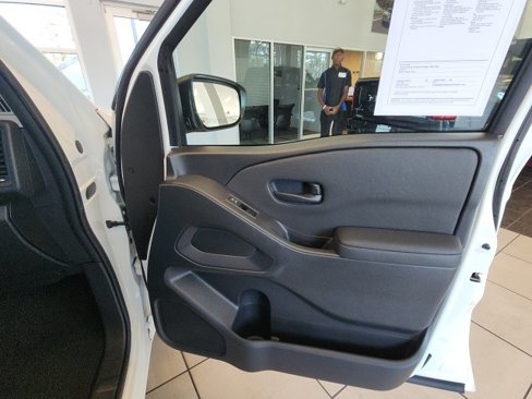 Used 2024 Nissan Frontier S image 25