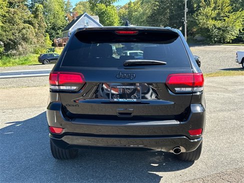 Used 2022 Jeep Grand Cherokee Laredo X image 3
