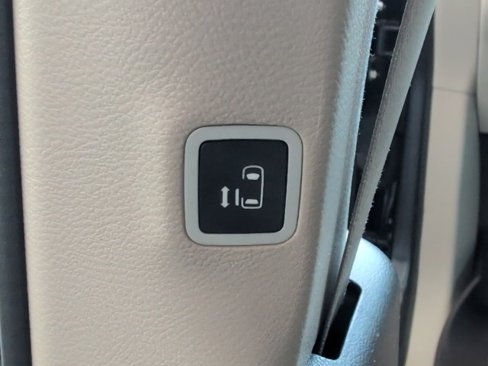 Used 2020 Chrysler Pacifica Touring-L Plus image 23