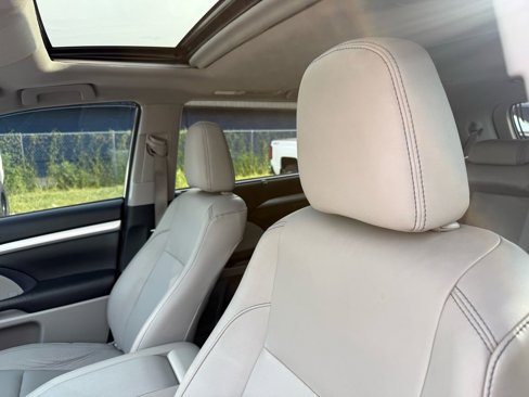 Used 2015 Toyota Highlander XLE image 21