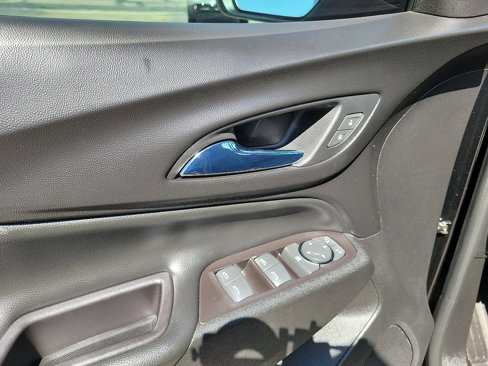 Used 2019 Chevrolet Equinox LT w/ Driver Convenience Package image 13