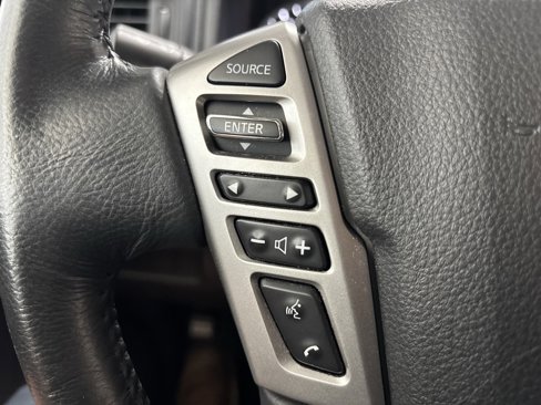 Used 2022 Nissan Titan SV w/ SV Convenience Package image 14