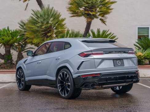 Used 2022 Lamborghini Urus image 36