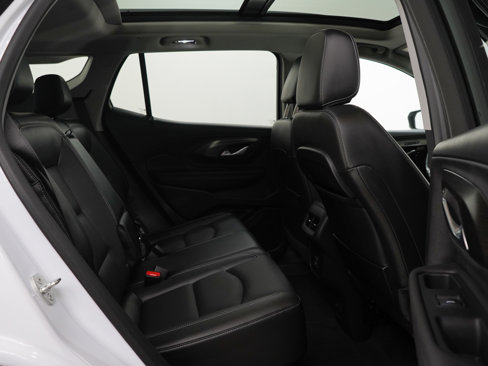 Used 2022 GMC Terrain SLT w/ Infotainment Package II image 9