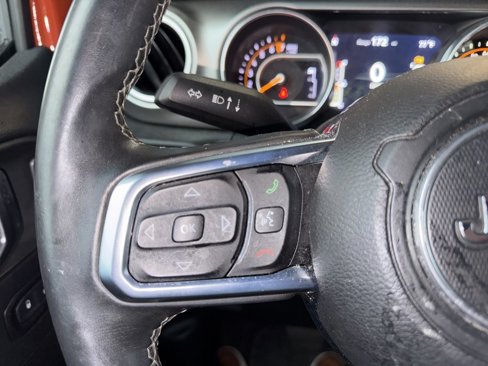 Used 2018 Jeep Wrangler Unlimited Sahara image 12