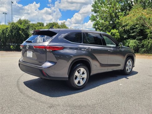 Used 2022 Toyota Highlander L image 13