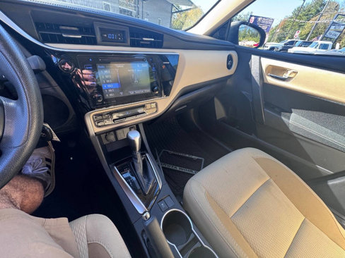 Used 2017 Toyota Corolla LE image 12