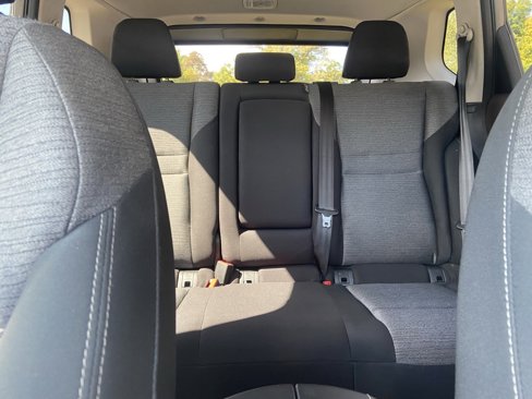 Used 2021 Nissan Rogue S image 22