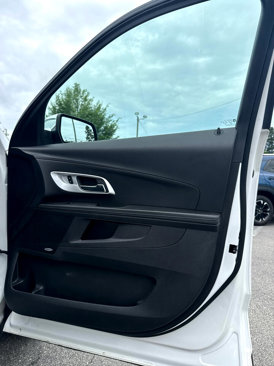 Used 2016 Chevrolet Equinox LTZ w/ Enhanced Convenience Package image 22