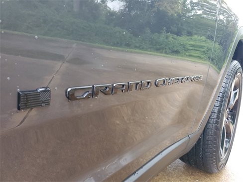 New 2025 Jeep Grand Cherokee Limited image 7
