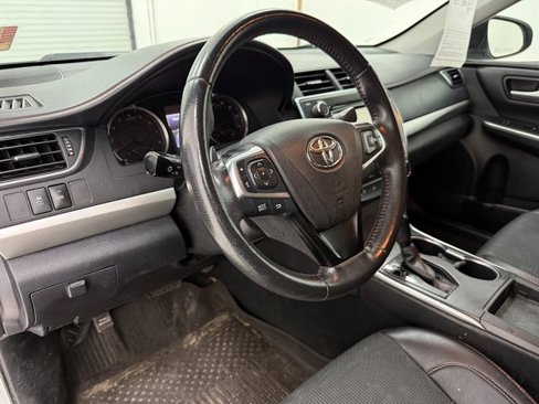 Used 2017 Toyota Camry SE image 14