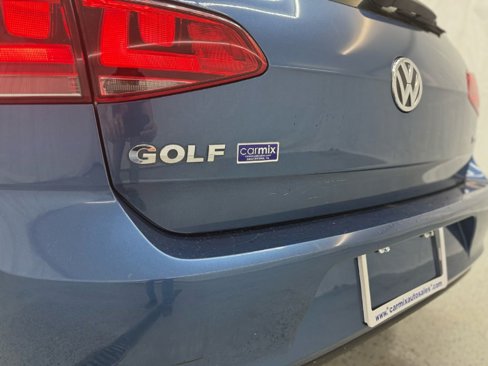 Used 2017 Volkswagen Golf Wolfsburg Edition image 31