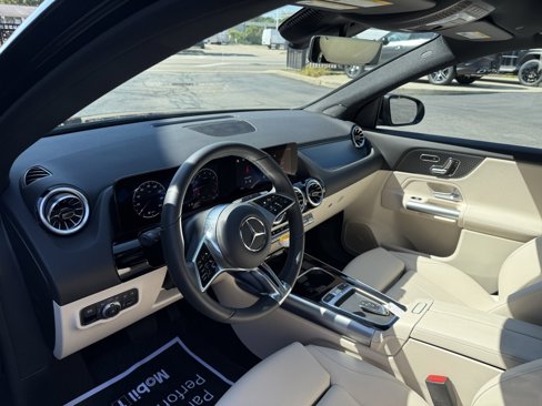 New 2025 Mercedes-Benz GLA 250 4MATIC image 9