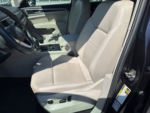 Certified 2021 Volkswagen Atlas SE w/ Panoramic Sunroof Package image 26