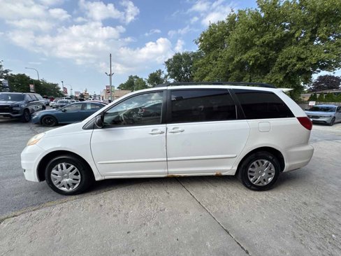 Used 2007 Toyota Sienna CE image 4