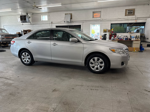 Used 2010 Toyota Camry LE image 4