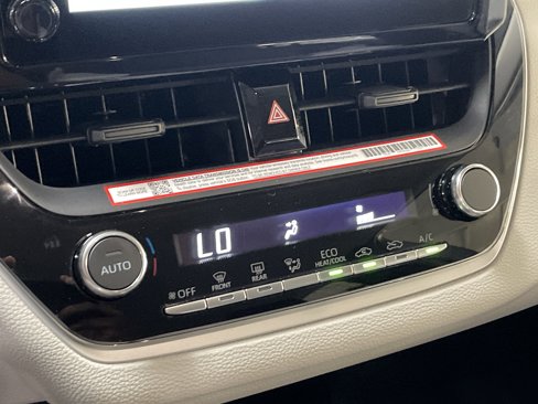 Used 2025 Toyota Corolla LE image 24