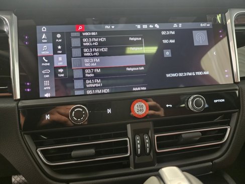 New 2025 Porsche Macan image 12
