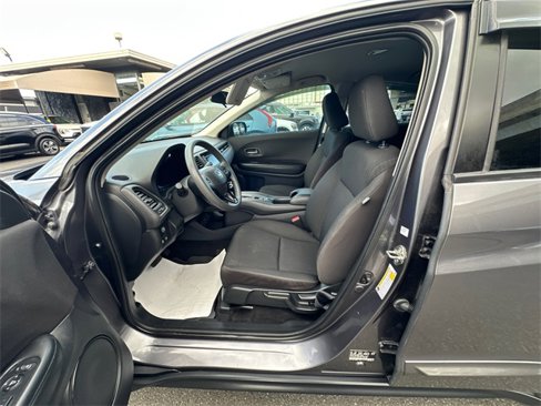 Used 2018 Honda HR-V LX image 9