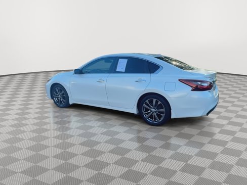 Used 2018 Nissan Altima 2.5 SR w/ SR Special Edition image 6