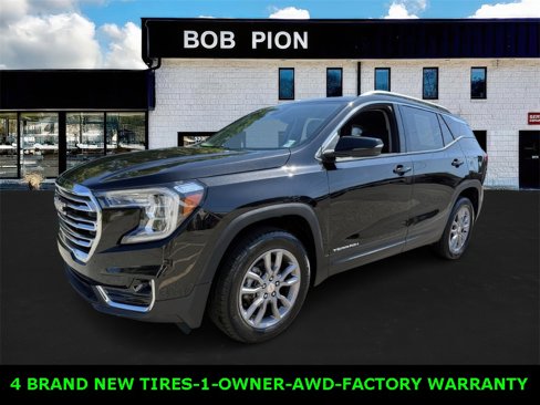 Used 2024 GMC Terrain SLT image 1