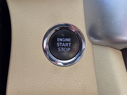Used 2019 Toyota Highlander XLE image 19