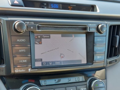 Used 2014 Toyota RAV4 Limited image 30