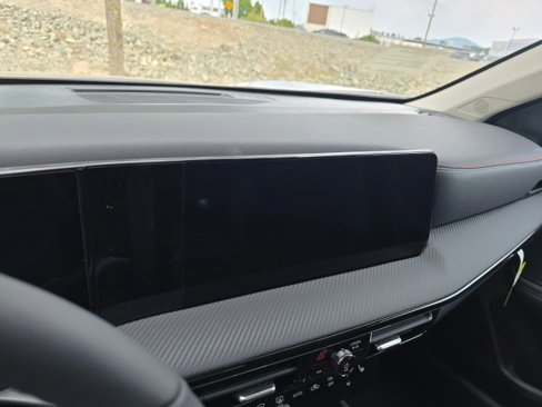 New 2025 Nissan Kicks SR w/ SR Premium Package image 36