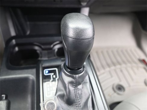 Used 2018 Toyota Tacoma SR image 9