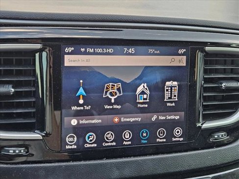 Used 2020 Chrysler Pacifica Touring-L Plus image 12