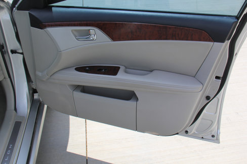 Used 2011 Toyota Avalon image 25