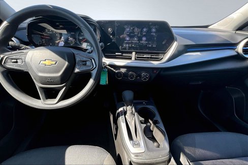 Used 2025 Chevrolet Trax LS image 7