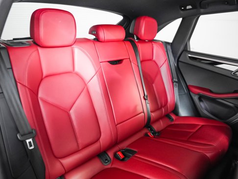 Certified 2023 Porsche Macan image 6