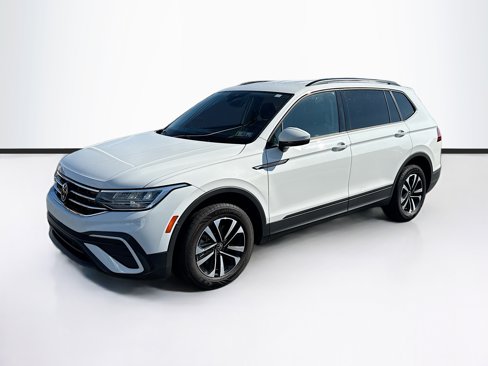 Used 2022 Volkswagen Tiguan S image 3