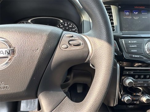 Certified 2018 Nissan Pathfinder S image 16